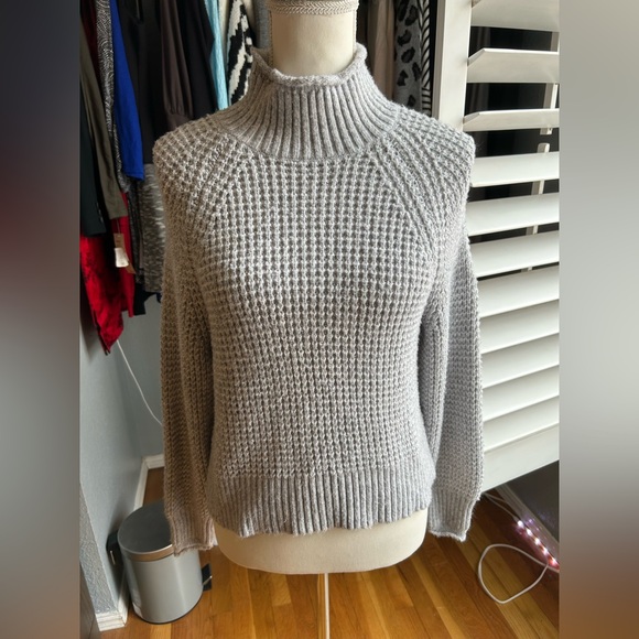 American Eagle Outfitters Sweaters - American Eagle Outfitters Gray Turtleneck Chunky Knit Sweater in Women's XS